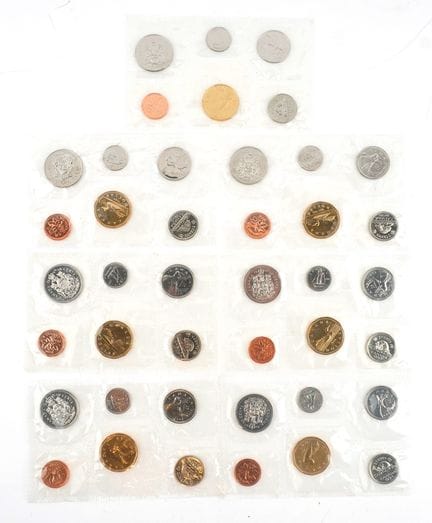 CANADIAN COINS
Lot including 7 sets of Canadian co