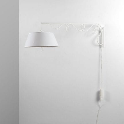 EINE WANDLEUCHTE MIT VERSTELLBAREM ARM  aus den 19
