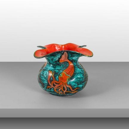 DERUTA, 1930s. 
A vase.
Decorated ceramic.
Signed 