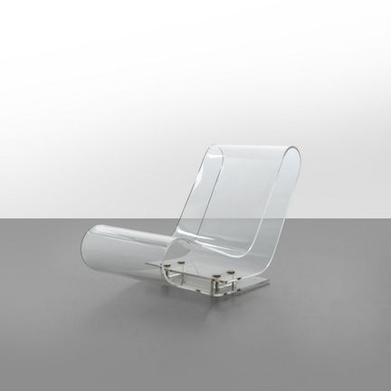 MAARTEN VAN SEVEREN  KARTELL  2002.
Una poltrona '