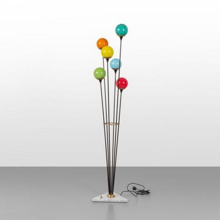 EINE STANDLAMPE aus den 60er Jahren. 
Marmor, lack