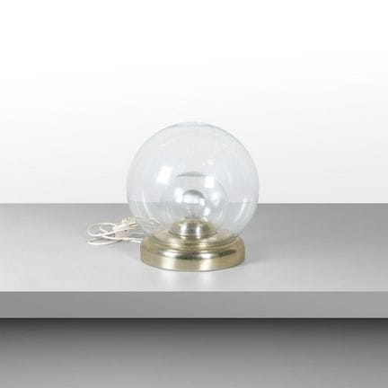 UNA LAMPADA DA TAVOLO  anni '70. 
Alluminio anodiz