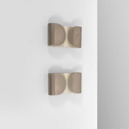 TOBIA SCARPA  FLOS  1966. 
Zwei Wandleuchten „Fogl
