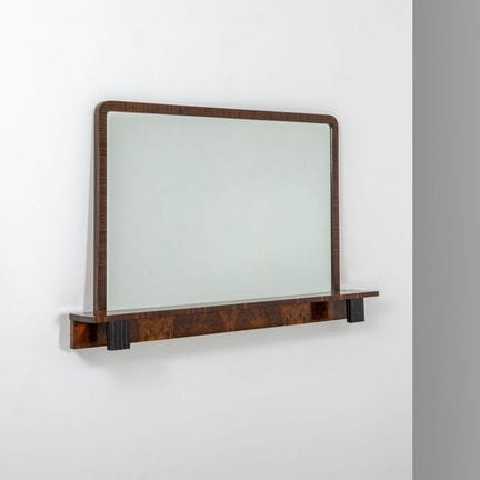 UN MIROIR DE TABLE  des années 30. 
Bois de noyer 