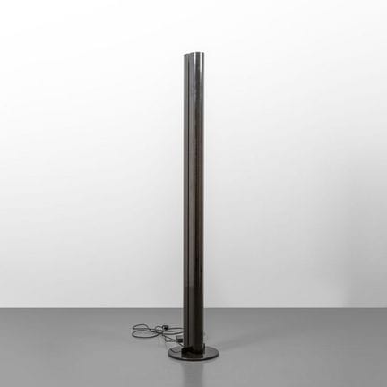 GIANFRANCO FRATTINI  ARTEMIDE  1979.
Una lampada a