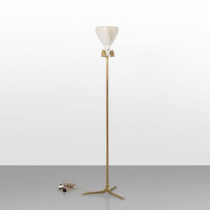 BELMAG  1950er Jahre.
Eine Stehlampe.
Messing, lac