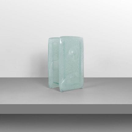 PATRICIA URQUIOLA  GLAS ITALIA  2025.
Un vase de l