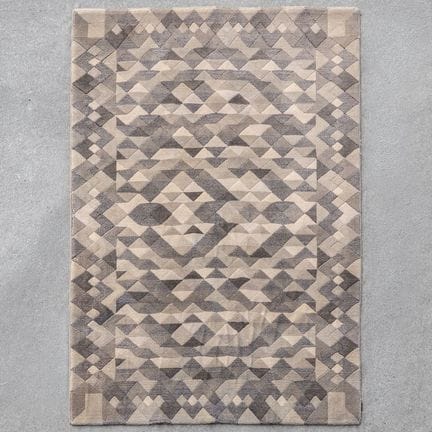 MISSONI  aus den 80er Jahren.
Ein „Luxor“-Teppich.