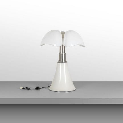 GAE AULENTI  MARTINELLI LUCE  1966. 
Eine Tischlam
