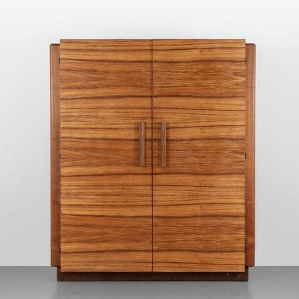 UN ARMADIO  anni '40. 
Legno di zebrano  legno di 