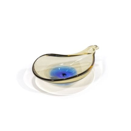 CARLO SCARPA  VENINI  ca. 1940
A shell-shaped cup 