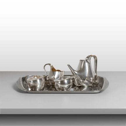 OSCAR TUSQUETS  ALESSI  1983.
Un servizio da tè 'O