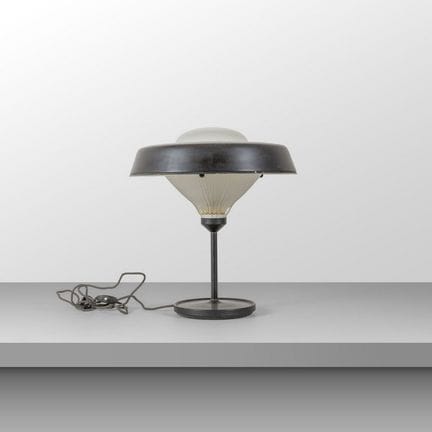 BBPR  ARTEMIDE  1962.
Una lampada da tavolo modell