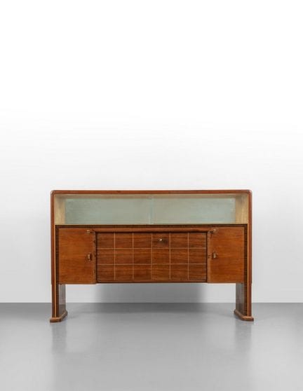 UN MOBILE BAR  anni '40.
Varie essenze di legno  c
