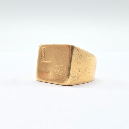 18K yellow gold signet ring (750°°) with "LS" engr