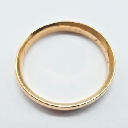 18K yellow gold wedding band (750°°), weight 3.20 