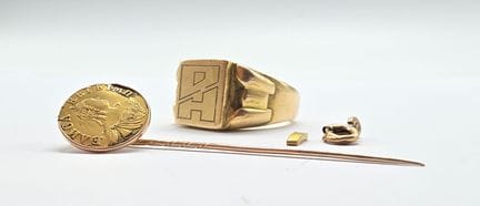 Chevalière en or jaune 18 K (750°°) (D)  poids 14.