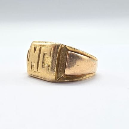 Chevalière en or jaune 18 K (750°°) plateau rectan