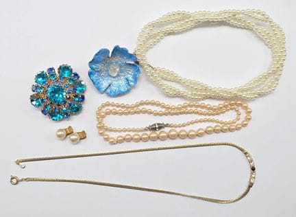Lot bijoux fantaisie : Broche émaux de Limoges, br