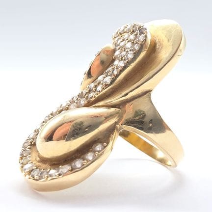 14K yellow gold ring (585°°) with a twisted design