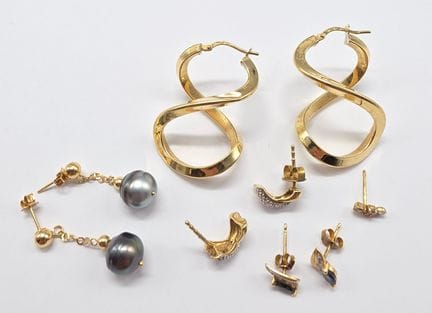 Paire de boucles d'oreilles en or jaune 18 K (750°