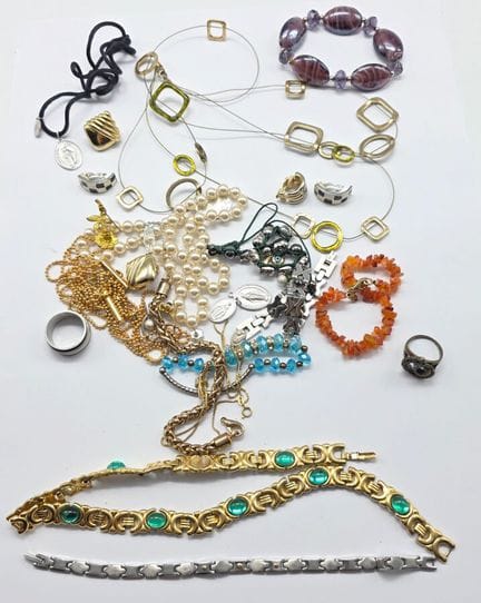 Lot de bijoux fantaisie en métal  : Bracelet en mé