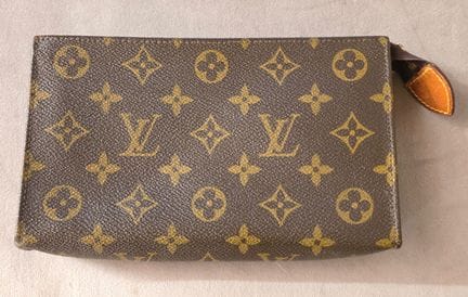 LOUIS VUITTON - Petite pochette - 12 x 20 cm (manq