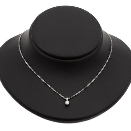 An 18K (750) white gold chain with a forçat link d