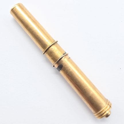 Large 18K yellow gold (750) watch key. Stains    G