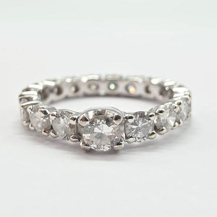 18K white gold ring (750°°) entirely set with diam