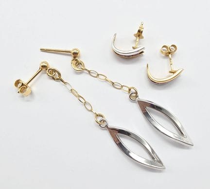 Paire de boucles d'oreilles en or jaune et blanc 9