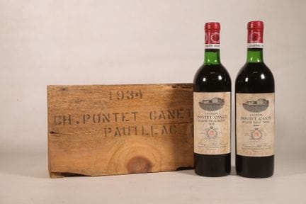 波尔多——2瓶，波亚克产区，庞特卡奈酒庄，五级庄，1934年份。酒瓶于1979年重新封瓶（瓶塞上标有
