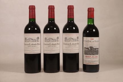 BORDEAUX - Ensemble de 4 bouteilles composé de : 
