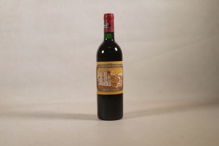 波尔多——1瓶，圣朱利安产区，杜克鲁-博卡约酒庄，二级列级庄，1985年份。BG。瓶盖略有污渍且有破