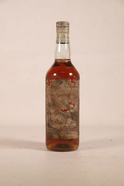 朗姆酒——1瓶，马提尼克岛种植园陈年朗姆酒，特鲁瓦里维耶尔，1964年。 液面低于瓶盖3.6厘米。瓶