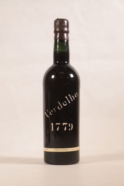葡萄牙——1瓶，马德拉酒，可能是Welsh Brothers品牌，维德尔霍（Verdelho）品种，