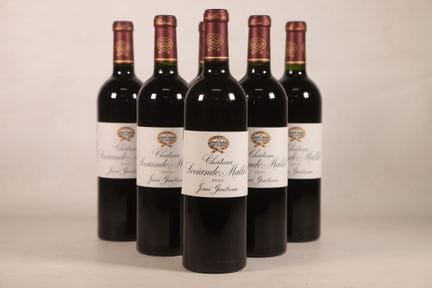 波尔多——1箱CBO，6瓶，上梅多克，索西安多-马莱酒庄，2010年。三张酒标有翘边现象。