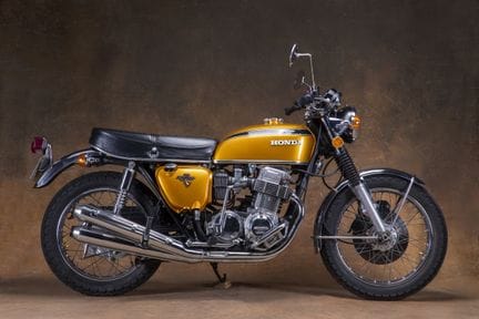 1973 HONDA CB750
•	Carte grise française de collec