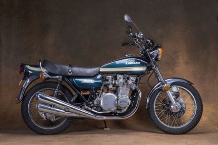 1975 KAWASAKI 900 Z1B
•    Permiso de circulación 