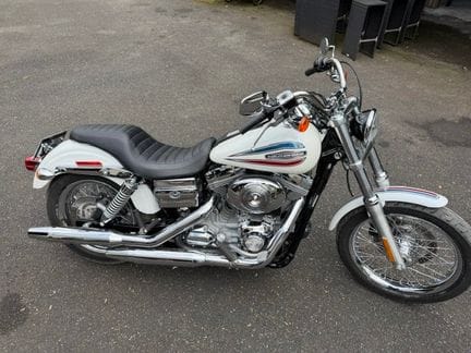 2006 HARLEY DAVIDSON Dyna Super Glide
N° 5HD1GW110