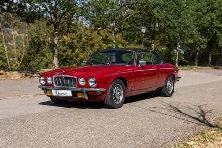 JAGUAR XJC 12 de 1976 
Chasis 2G50563BW 
Permiso d