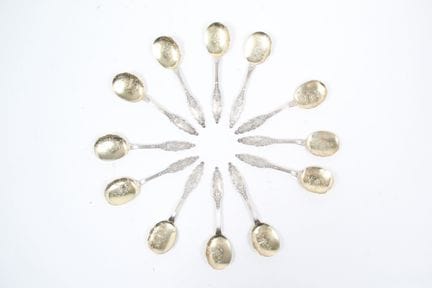 DOCE CUCHARAS PARA HIELO DE PLATA Y VERMEIL, de 95