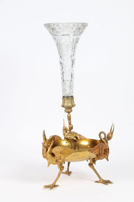 IMPORTANTE, SOBRE TODO DE MESA, de bronce dorado, 