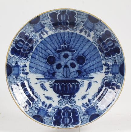 DELFT, 18th century. Large deep dish in shades of 