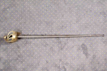 SABRE D'OFFICIER DE CAVALERIE, modèle 1896, garde 