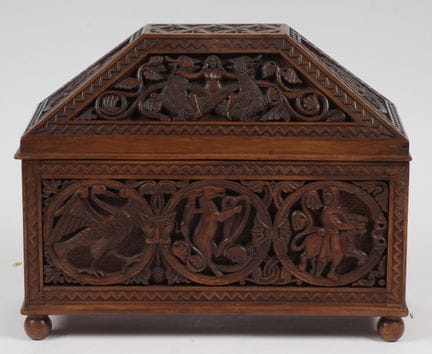 KASTEN IN FORM EINES RELIQUIARS AUS HOLZ VON ST. L