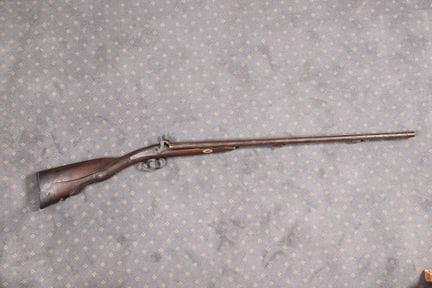 FUSIL DE CHASSE A PERCUSSION, DEUX COUPS.
Canons r