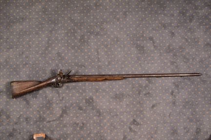 FUSIL D'INFANTERIE A SILEX DU XVIIIe SIECLE TRANSF