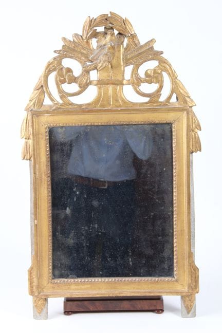 PETIT MIROIR D'EPOQUE LOUIS XVI, en bois sculpté e