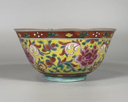 CHINE DU SUD, fin XIXe siècle
Coupe en porcelaine 